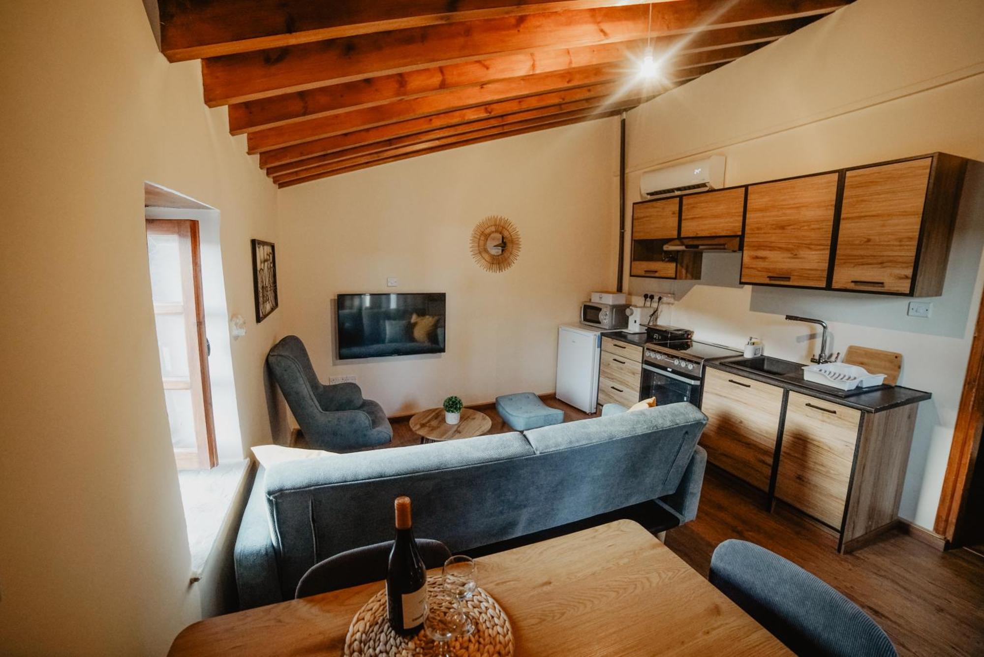 The Stonehouse Suites With Private Bath Spas Λεμεσός Εξωτερικό φωτογραφία