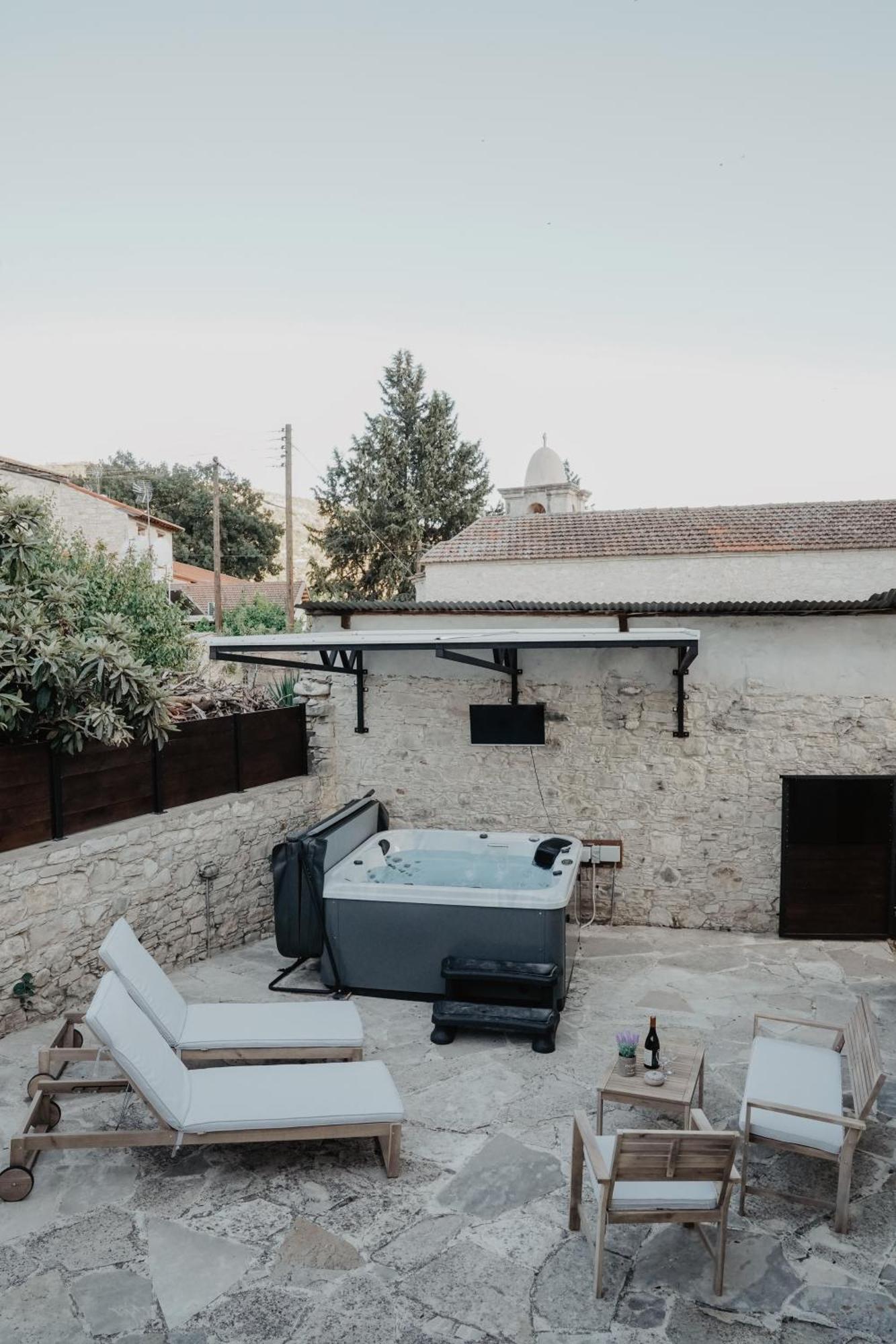 The Stonehouse Suites With Private Bath Spas Λεμεσός Εξωτερικό φωτογραφία