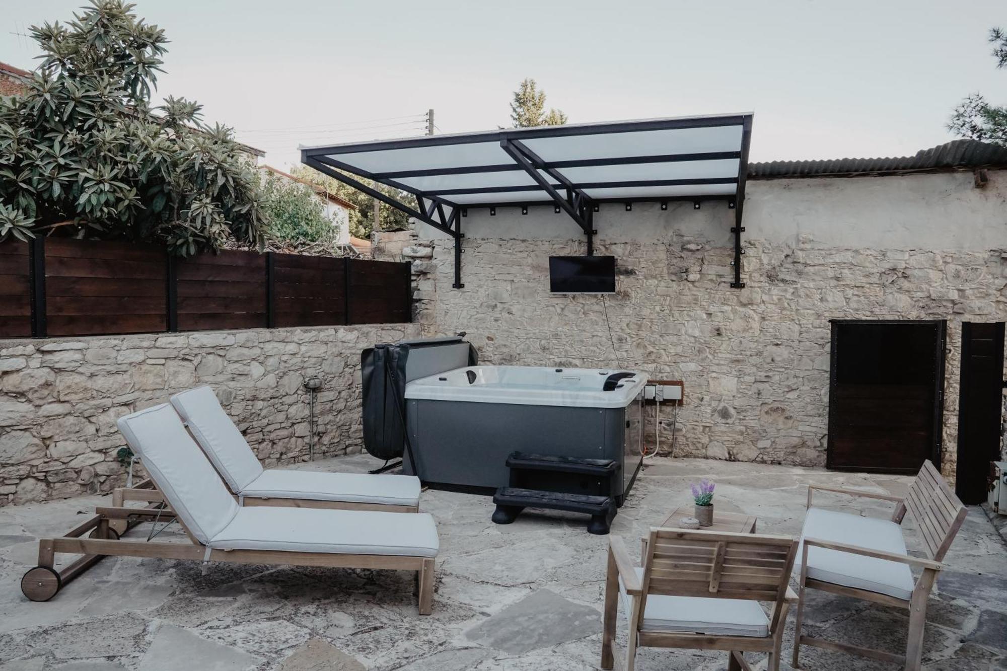 The Stonehouse Suites With Private Bath Spas Λεμεσός Εξωτερικό φωτογραφία