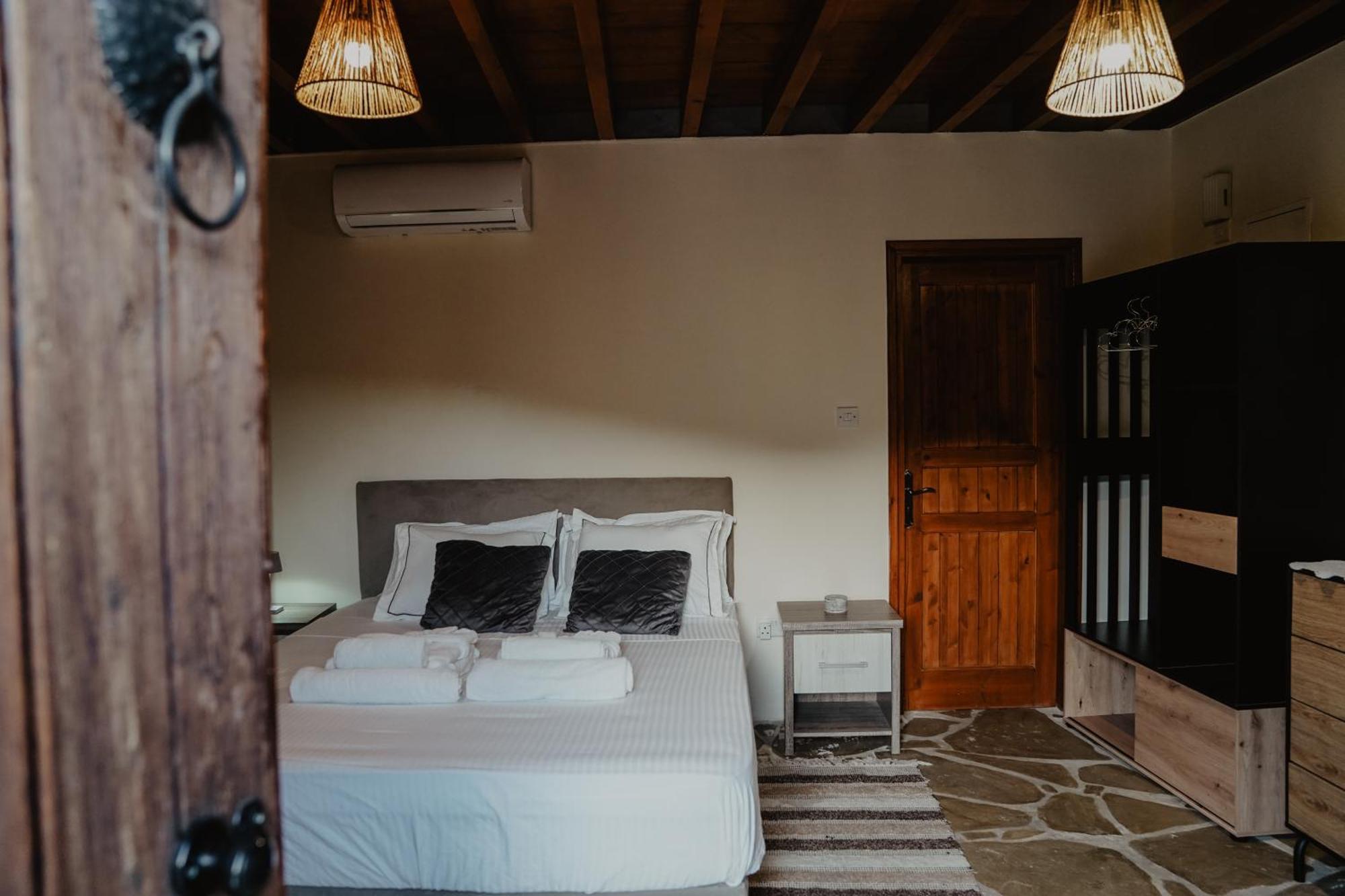 The Stonehouse Suites With Private Bath Spas Λεμεσός Εξωτερικό φωτογραφία