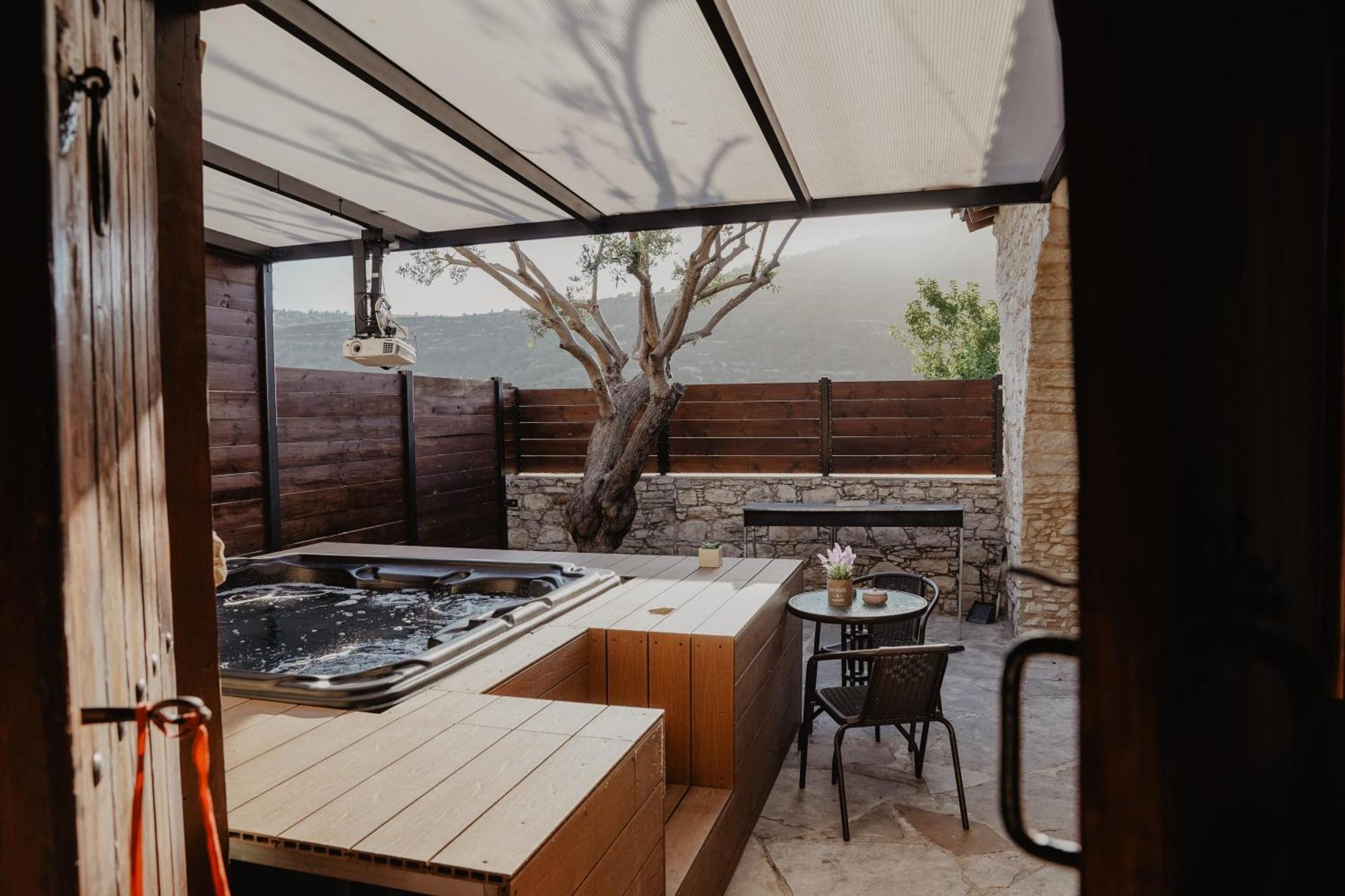 The Stonehouse Suites With Private Bath Spas Λεμεσός Εξωτερικό φωτογραφία