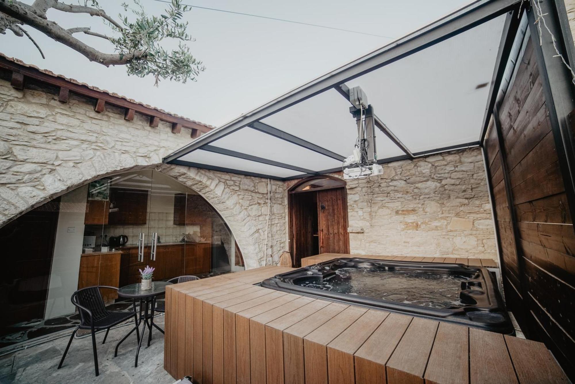 The Stonehouse Suites With Private Bath Spas Λεμεσός Εξωτερικό φωτογραφία