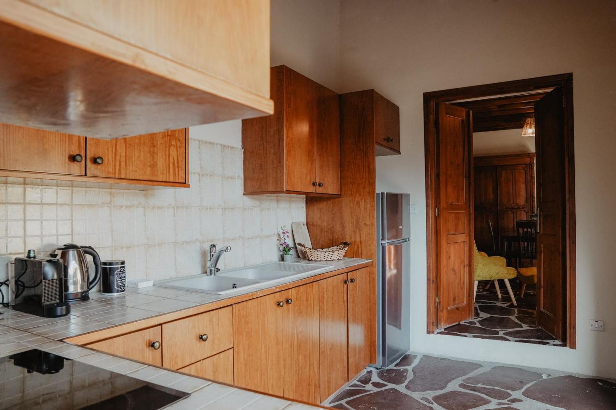The Stonehouse Suites With Private Bath Spas Λεμεσός Εξωτερικό φωτογραφία