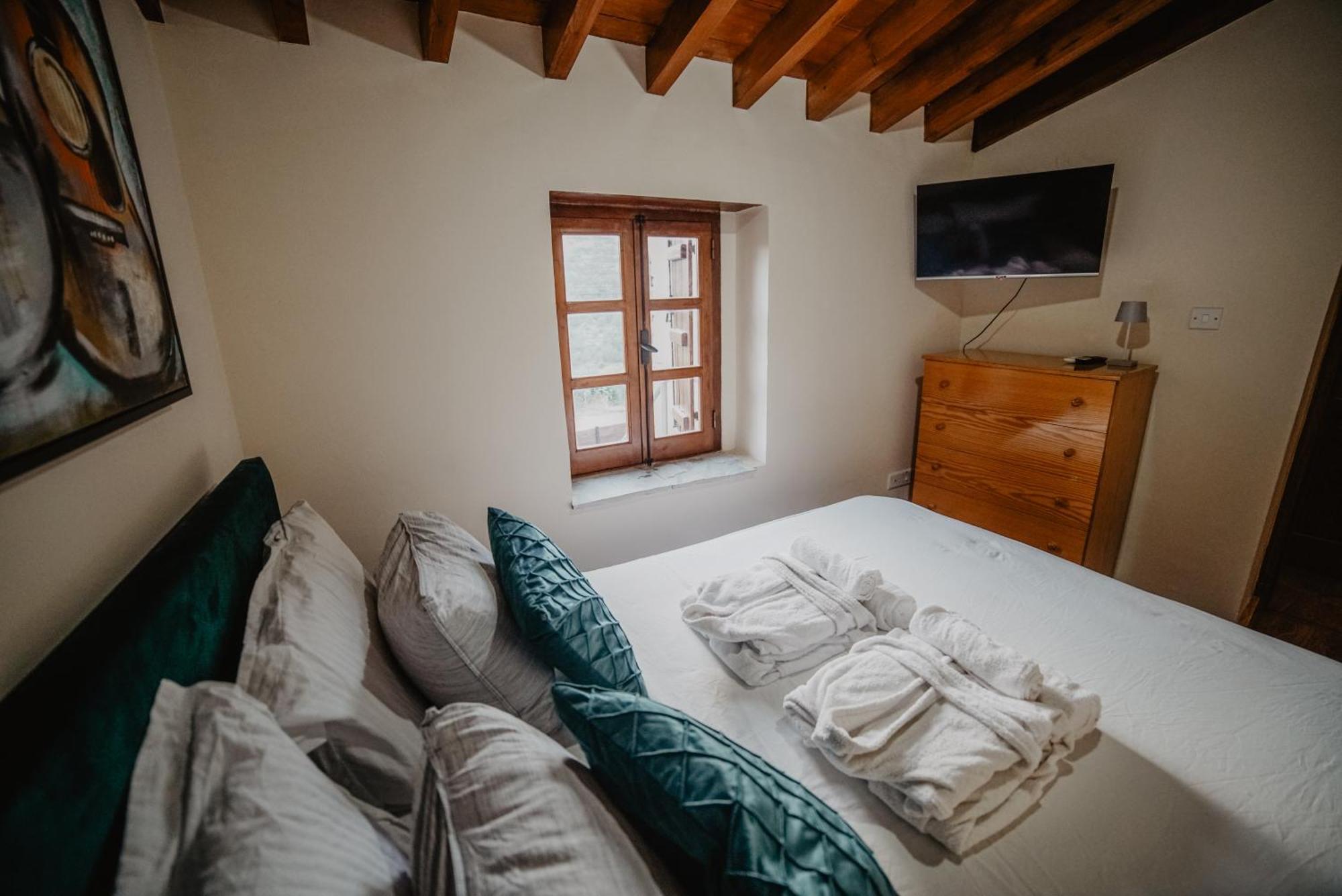 The Stonehouse Suites With Private Bath Spas Λεμεσός Δωμάτιο φωτογραφία